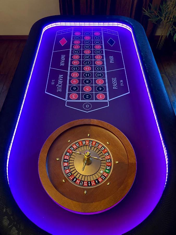 Apartament Capsule Casino - Jacuzzi - Billard - Netflix - Console & Jeux Mons Zewnętrze zdjęcie